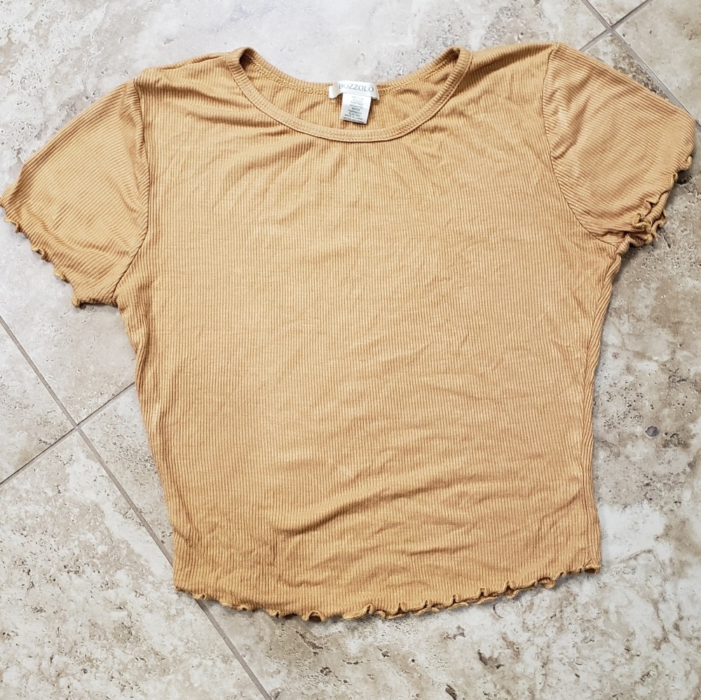 EUC Bozzolo ruffled edge short sleeve shirt